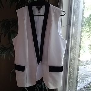 Nicole Miller XL Black on White Vest